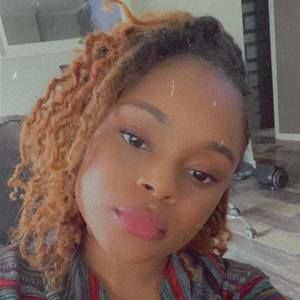 Meet your Posher, Ebonie